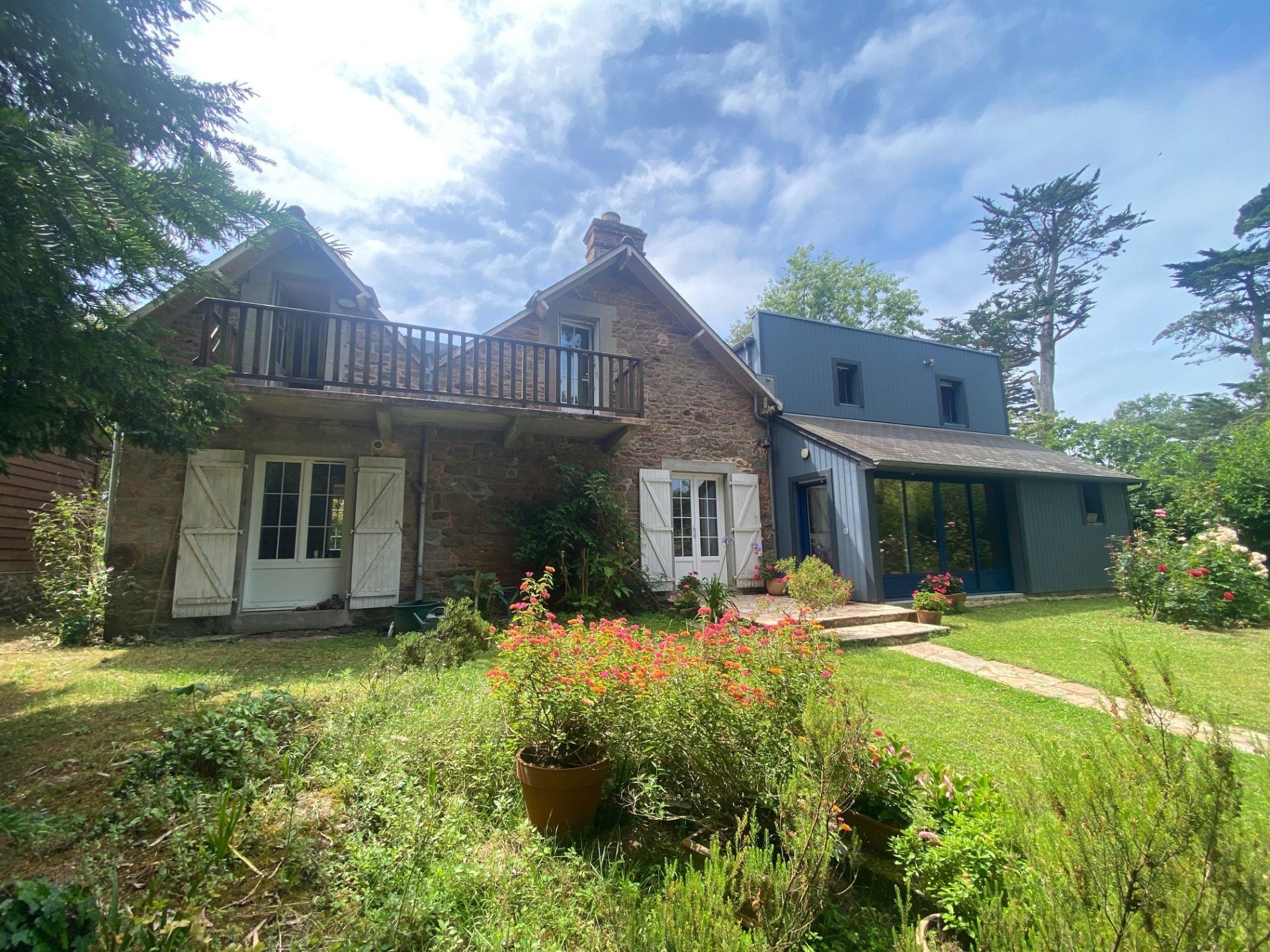 Sale House Saint-Coulomb 35350 172 m²
