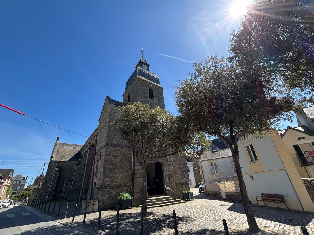 house 7 rooms for sale on DINARD (35800)