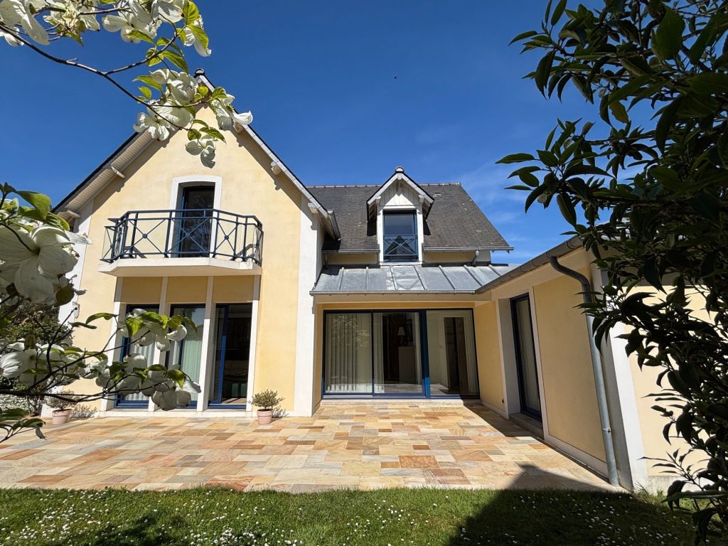 house 5 rooms for sale on DINARD (35800)