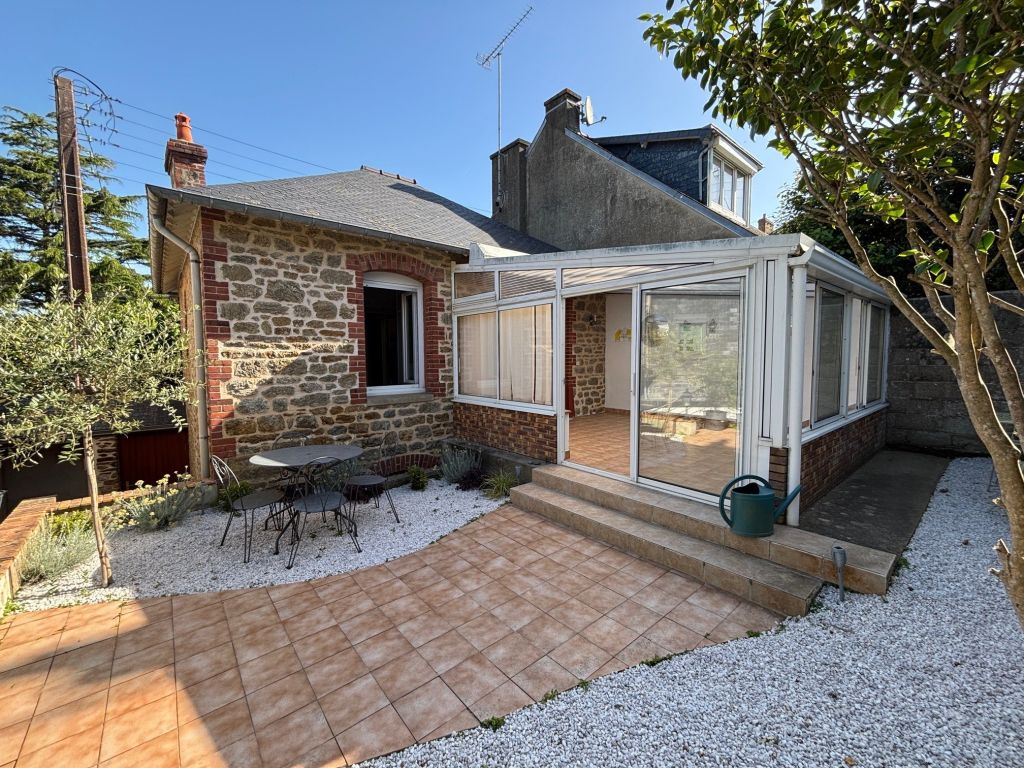 house 2 rooms for sale on DINARD (35800)